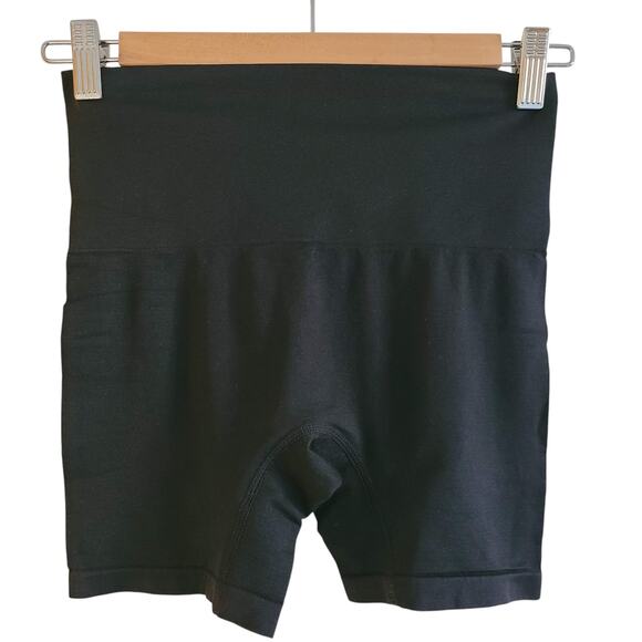 YUMMIE Shapewear Boy Short Black Women's‎ M/L NWT - Picture 2 of 6